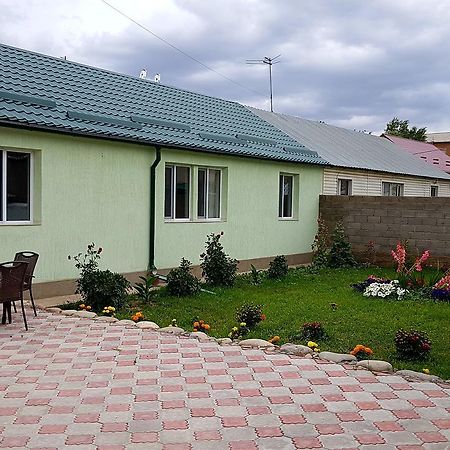 Datka Guest House Naryn Esterno foto