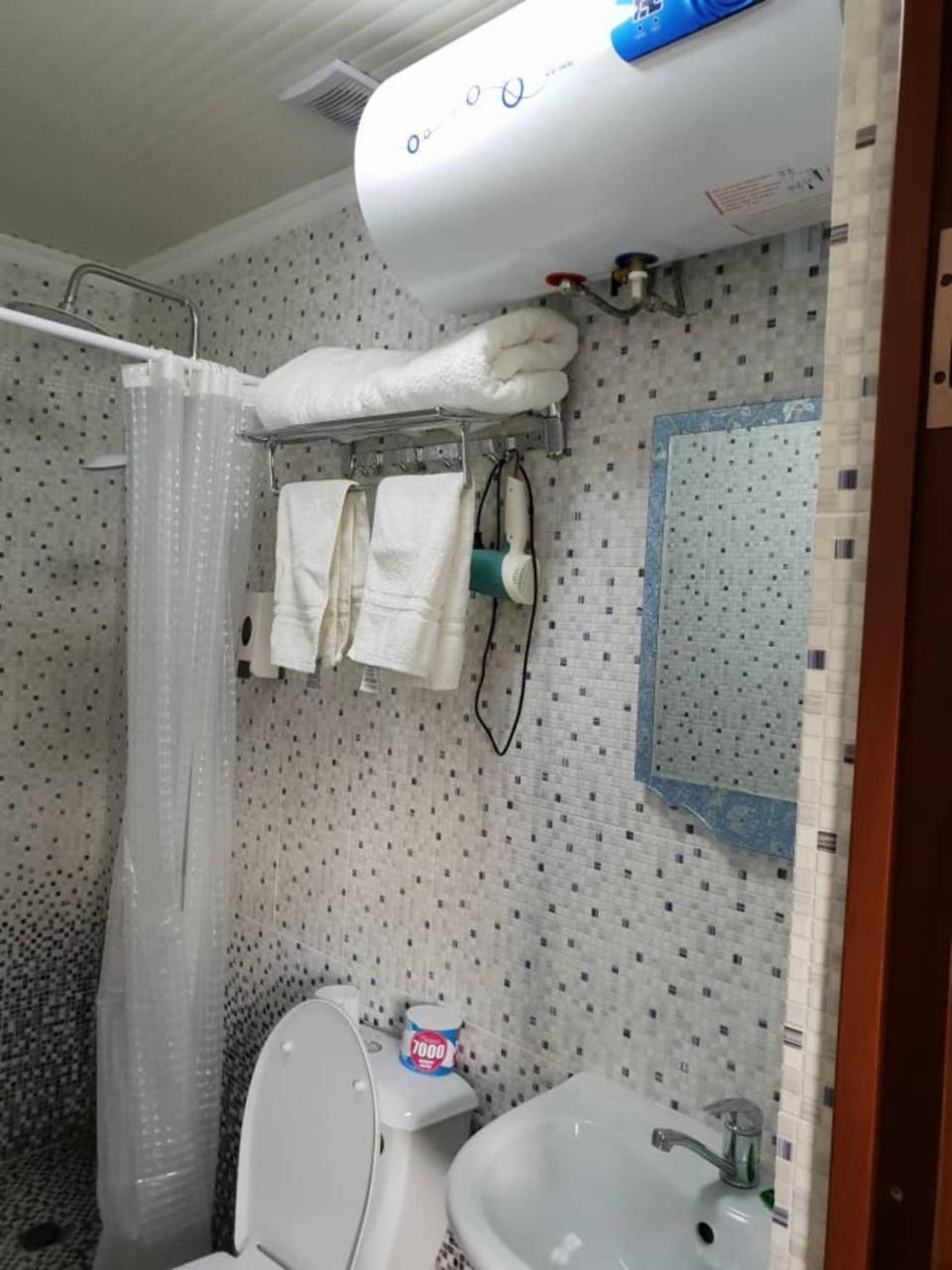 Datka Guest House Naryn Esterno foto